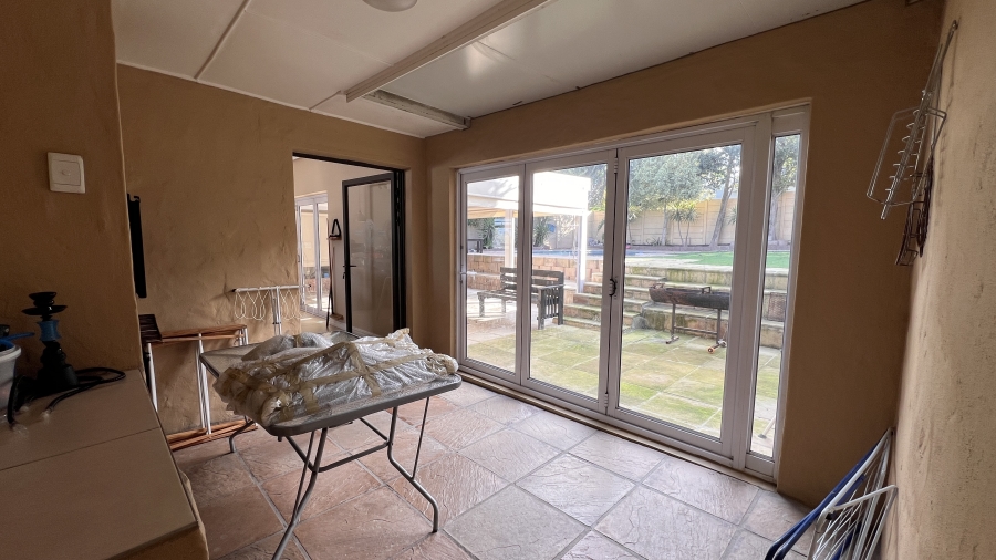 4 Bedroom Property for Sale in Flamingo Vlei Western Cape
